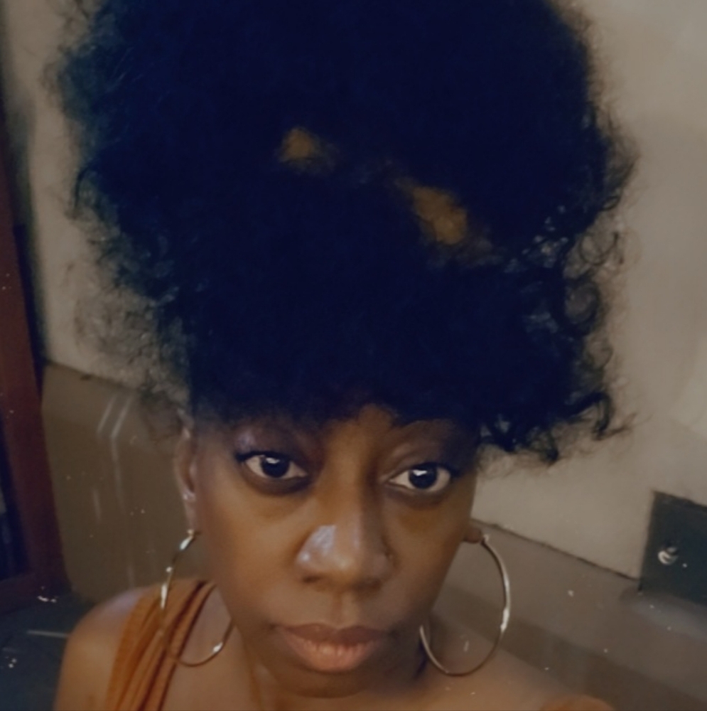 Meet your Posher, Felicia